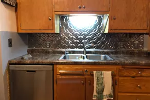 672 Surrey Ave, Saint Paul, MN 55106 - Photo 8