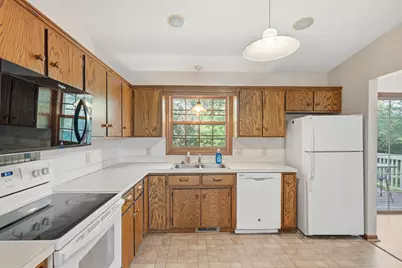 785 Santa Vera Drive, Chanhassen, MN 55317 - Photo 4
