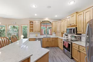 2311 Golf View Dr, River Falls, WI 54022 - Photo 10
