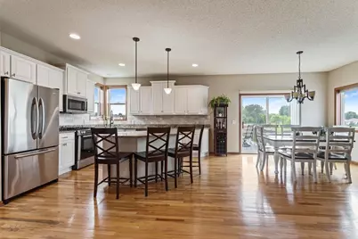 1008 9th Street Court SE, New Prague, MN 56071 - Photo 2
