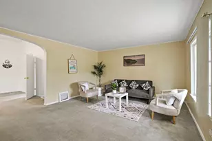 918 Edgerton St, Saint Paul, MN 55130 - Photo 6
