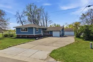 8504 Edison St NE, Blaine, MN 55449 - Photo 2