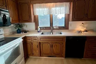 606 12th St NE, Little Falls, MN 56345 - Photo 2