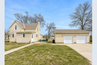 672 S Anna Avenue, Lake Crystal, MN 56055 - Photo 1