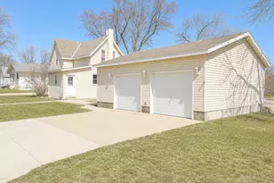 672 S Anna Ave, Lake Crystal, MN 56055 - Photo 38