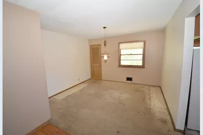6536 Indiana Avenue N, Brooklyn Center, MN 55429 - Photo 8
