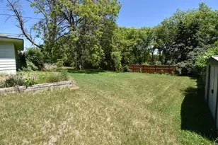 6536 Indiana Ave N, Brooklyn Center, MN 55429 - Photo 30