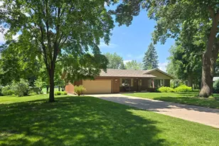 2536 13th Ave SE, Saint Cloud, MN 56304 - Photo 1