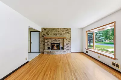 10608 Upton Avenue S, Bloomington, MN 55431 - Photo 6