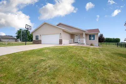 315 Hazeltine Avenue NE, Owatonna, MN 55060 - Photo 2