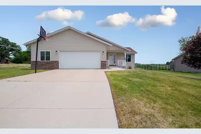 315 Hazeltine Avenue NE, Owatonna, MN 55060 - Photo 4