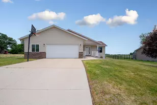 315 Hazeltine Ave NE, Owatonna, MN 55060 - Photo 4