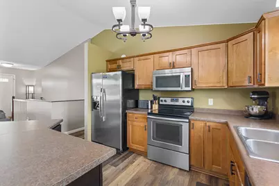 315 Hazeltine Avenue NE, Owatonna, MN 55060 - Photo 12