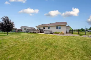 315 Hazeltine Ave NE, Owatonna, MN 55060 - Photo 4