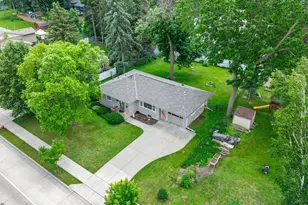 512 Woodley St E, Northfield, MN 55057 - Photo 2