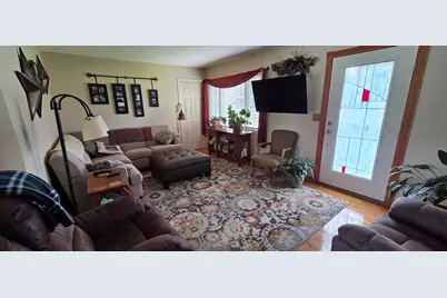 703 16th Street E, International Falls, MN 56649 - Photo 2