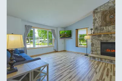 561 Kingsley Street S, Winsted, MN 55395 - Photo 6