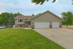 561 Kingsley St S, Winsted, MN 55395 - Photo 2