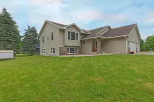 561 Kingsley St S, Winsted, MN 55395 - Photo 2