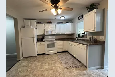404 Elk Street NW, Warroad, MN 56763 - Photo 4