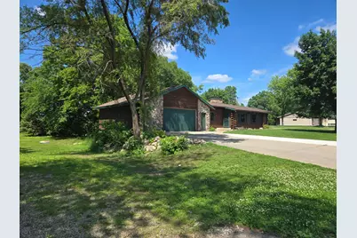 830 W Church Street, Belle Plaine, MN 56011 - Photo 2