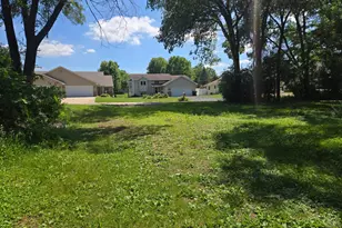 830 W Church St, Belle Plaine, MN 56011 - Photo 46