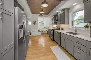 1031 St Clair Ave, Saint Paul, MN 55105 - Photo 14