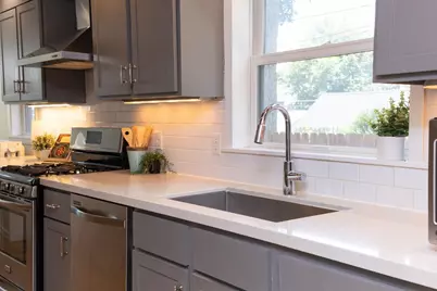 1031 Saint Clair Avenue, Saint Paul, MN 55105 - Photo 14