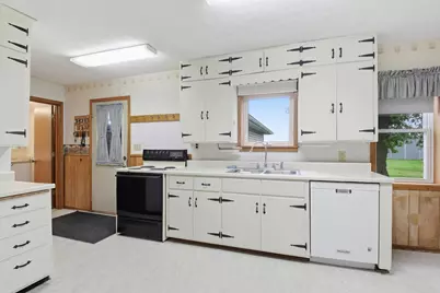 15953 75th Street SW, Prinsburg, MN 56281 - Photo 8