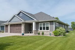 305 Dancing Waters Cir, Mankato, MN 56001 - Photo 2