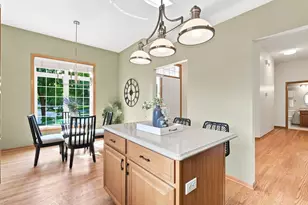 10276 Lancaster Ln, Woodbury, MN 55129 - Photo 4
