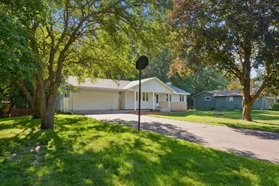 300 Quaker Lane N, Plymouth, MN 55441 - Photo 4