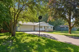 300 Quaker Ln N, Plymouth, MN 55441 - Photo 4