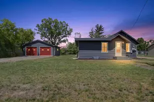 213 Roosevelt Rd SW, Bemidji, MN 56601 - Photo 2