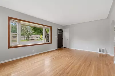 6114 Dupont Avenue N, Brooklyn Center, MN 55430 - Photo 8