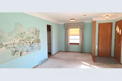 1887 Oxford Street N, Roseville, MN 55113 - Photo 6