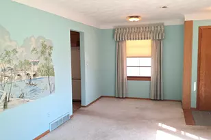 1887 Oxford St N, Roseville, MN 55113 - Photo 6