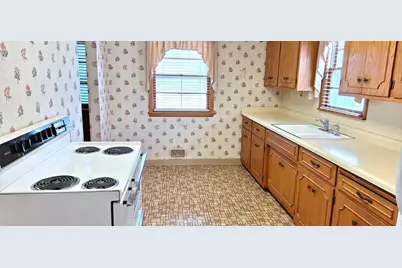 1887 Oxford Street N, Roseville, MN 55113 - Photo 10
