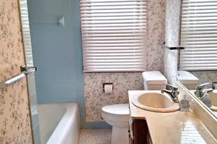 1887 Oxford St N, Roseville, MN 55113 - Photo 14