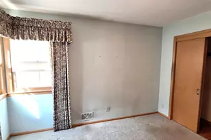 1887 Oxford St N, Roseville, MN 55113 - Photo 12