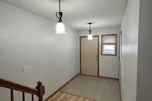 6884 Meadow Grass Ln S, Cottage Grove, MN 55016 - Photo 2