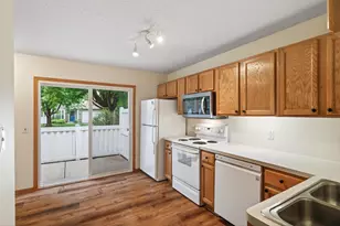 10104 Fillmore St NE, Blaine, MN 55434 - Photo 10