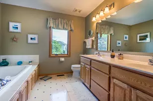 3895 Arlington Dr, Woodbury, MN 55129 - Photo 42