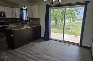 3616 Village Green Ln, Moorhead, MN 56560 - Photo 6