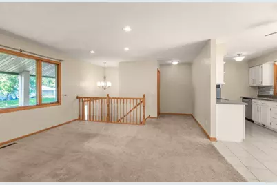 9109 Erickson Court N, Brooklyn Park, MN 55428 - Photo 6