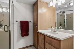 156 Red Oaks Dr, Vadnais Heights, MN 55127 - Photo 26