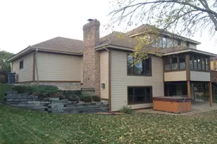 156 Red Oaks Dr, Vadnais Heights, MN 55127 - Photo 4