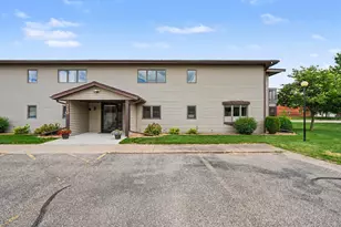 210 Sargent Dr, Red Wing, MN 55066 - Photo 2
