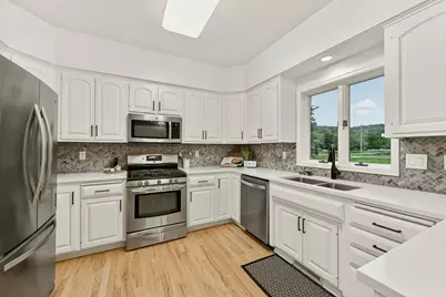 2945 Stonegate Court SW, Rochester, MN 55902 - Photo 10