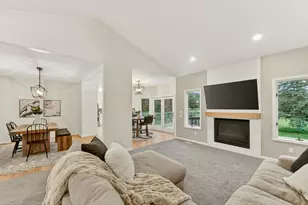 2945 Stonegate Ct SW, Rochester, MN 55902 - Photo 6